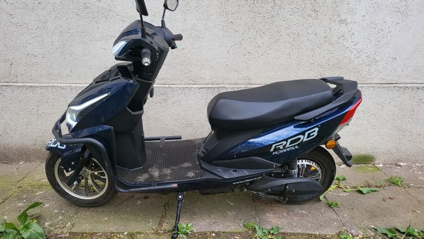 Scuter electric fara permis