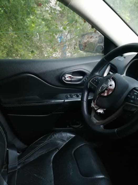 Jeep Cherokee avariat