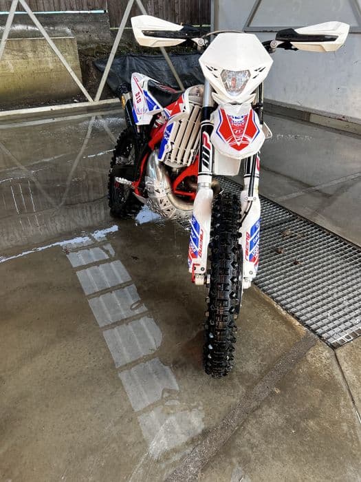 Vând crossbeta 300 rr 2020 inmatriculat/ ktm exc-f 250 2010