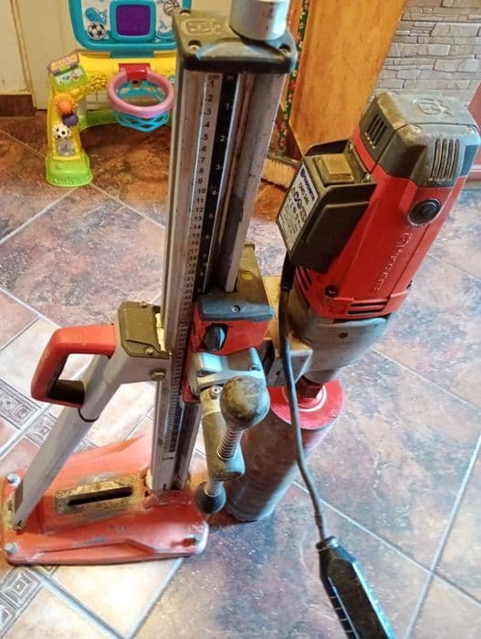 Vând carota Husqvarna dms 240