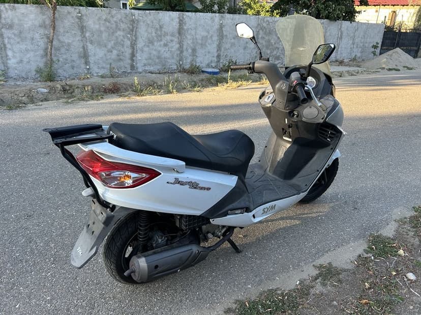 SYM 125 Scuter 125.