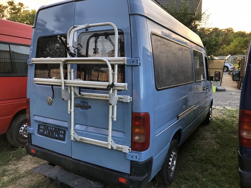 Autorulota LT 2004 2,5 TDI 6 locuri