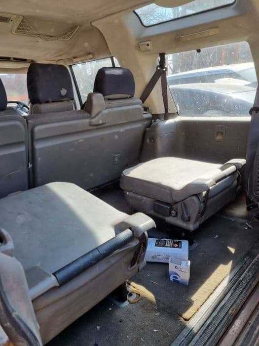 Dezmembrari Land Rover Discovery 2 td5 1999-2004 / piese / dezmembrez