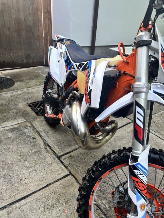 se vinde ktm 250 sixdays