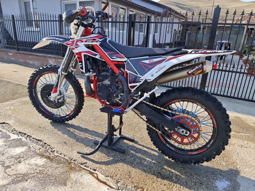 Vând Beta 300 2t 2018