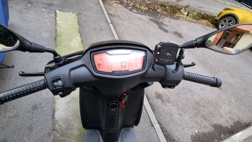 Scuter Aprilia SR 125 an 2025