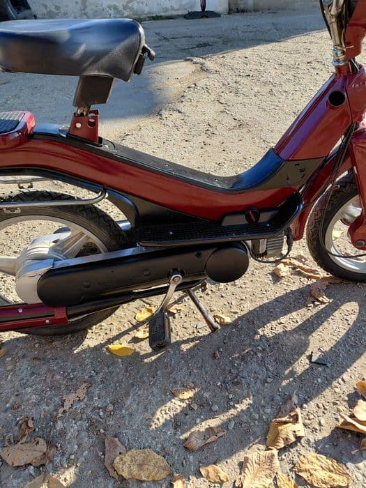 Piaggio Grillo cu pedale.