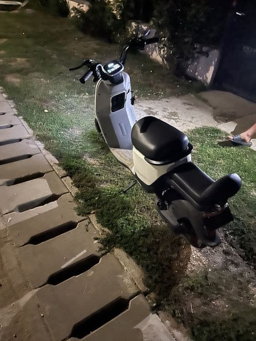 Vand scuter electric defect