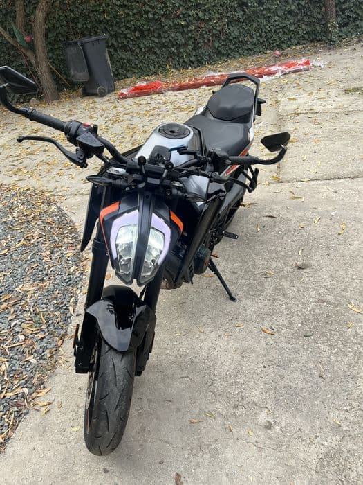 Motocicleta Ktm duke 790