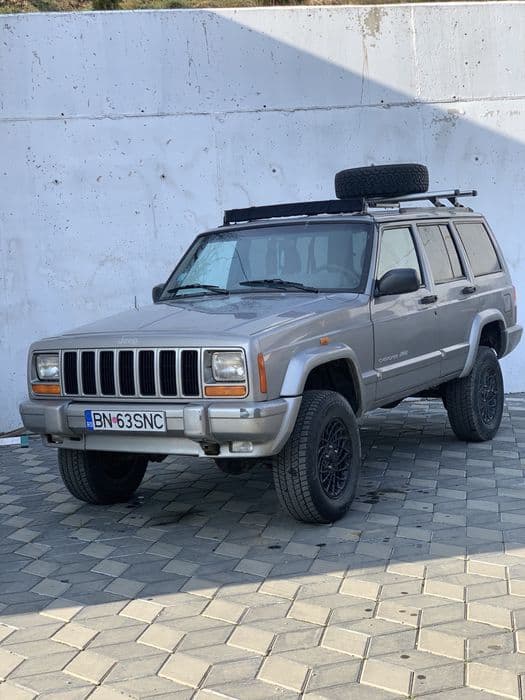 Cherokee 2.5 an 2000
