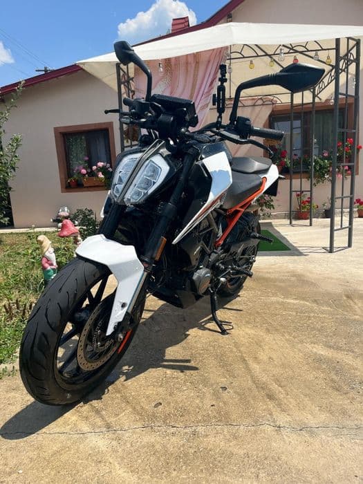 Vând KTM Duke 125
