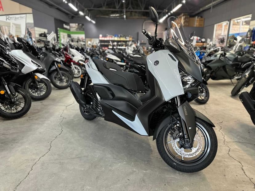 Yamaha X-Max 300 Tech Max nou - Stoc Yamaha Constanta