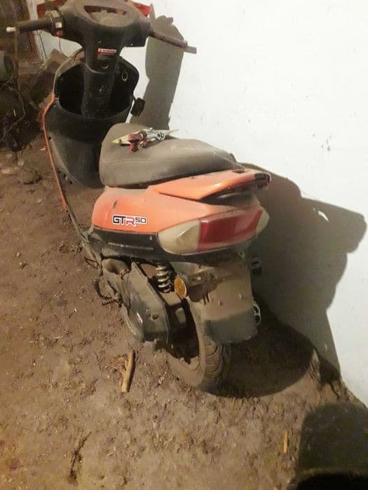 Scuter în patru timpi