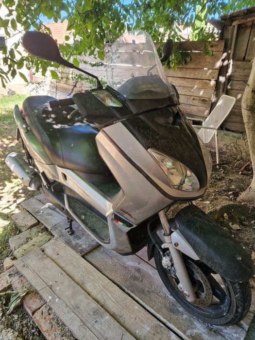 Yamaha Xmax 250 scuter