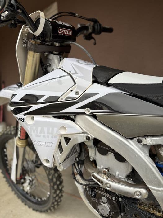 Dezmembrez !yamaha yz250f in stare perfecta