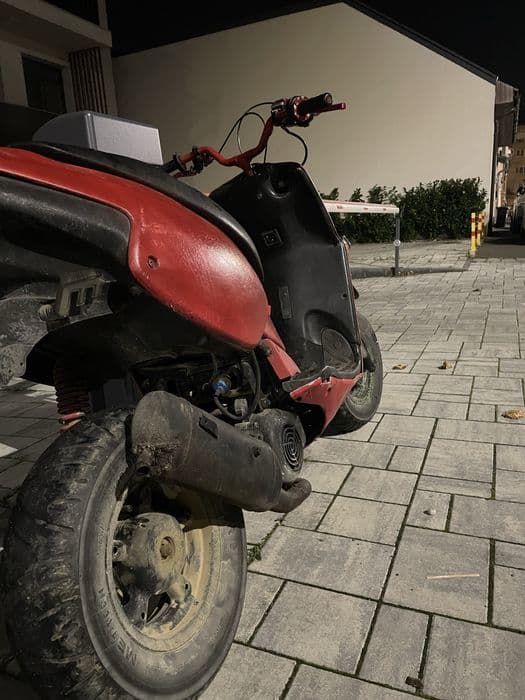 Vand scuter aprilia rally 80 cc sport in stare perfecta