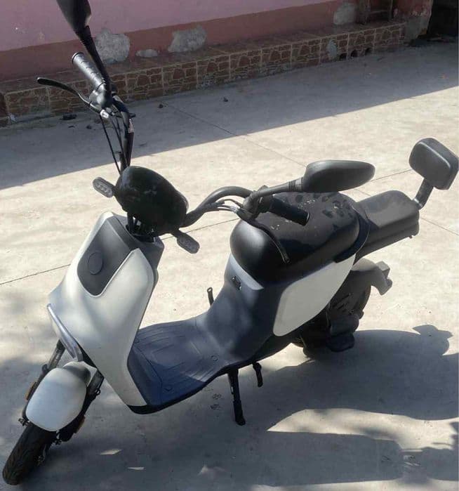 Vand scuter electric nou