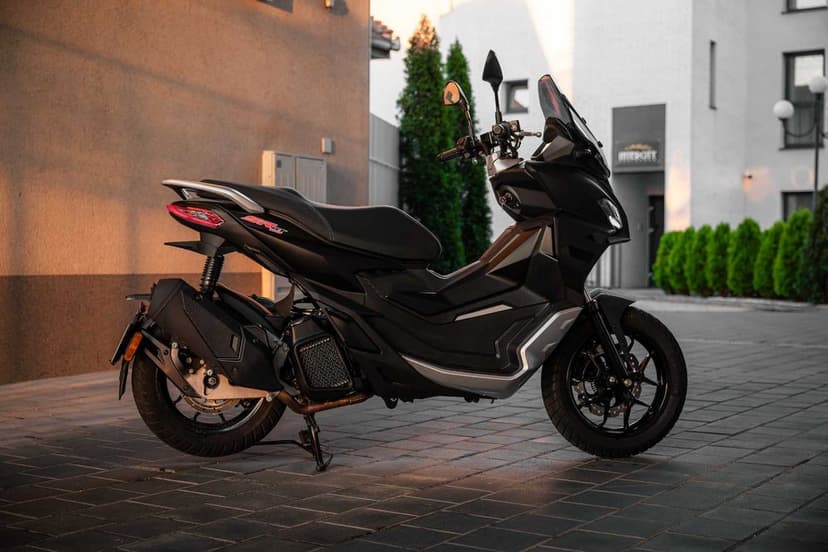 Scuter Aprilia SR GT 125cc model unic in Cluj