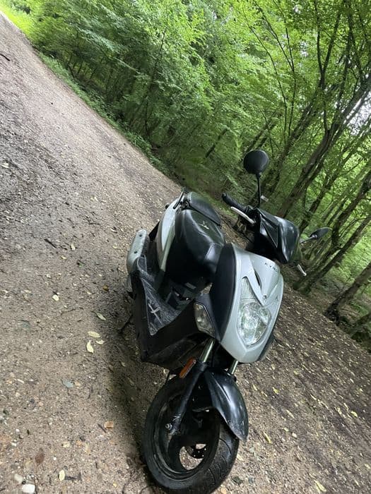 Vând scuter kymco agiliti 50 4t