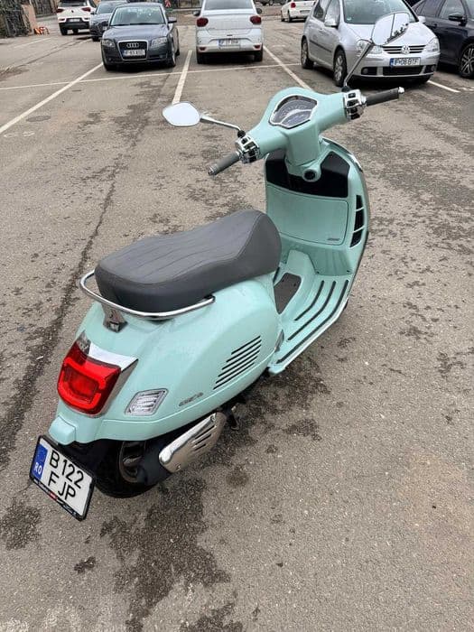 Se vinde Vespa GTS 125