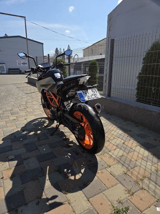 Motocicleta KTM Duke 390 A2