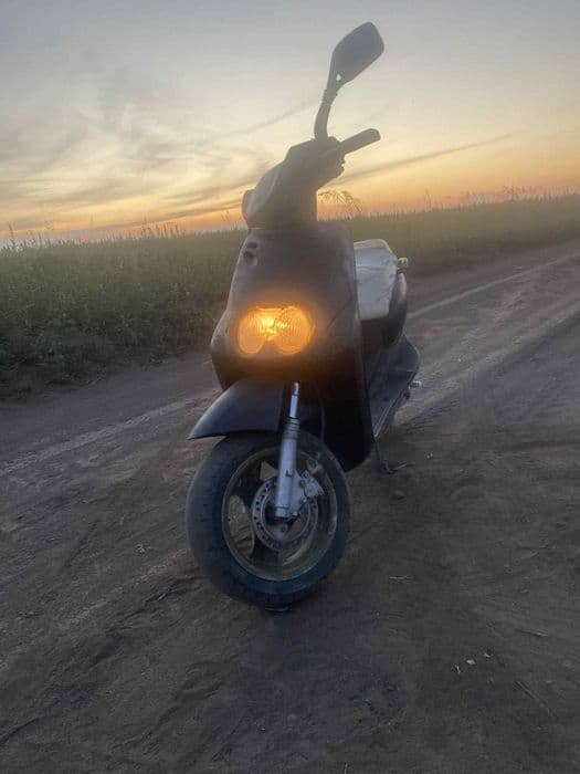 Vând scuter 80cc în 2 T