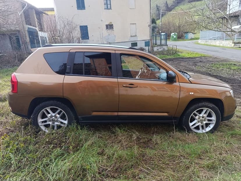 Jeep Cherokee compass 70th anniversary 2011