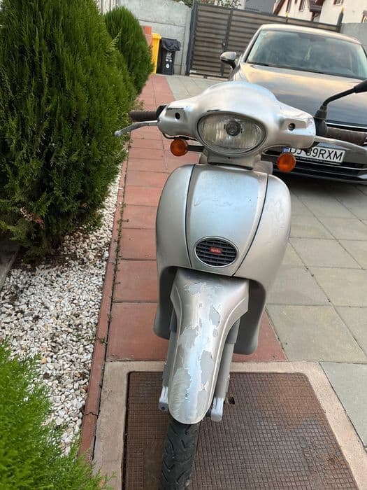 Scuter Aprilia Scarabeo
