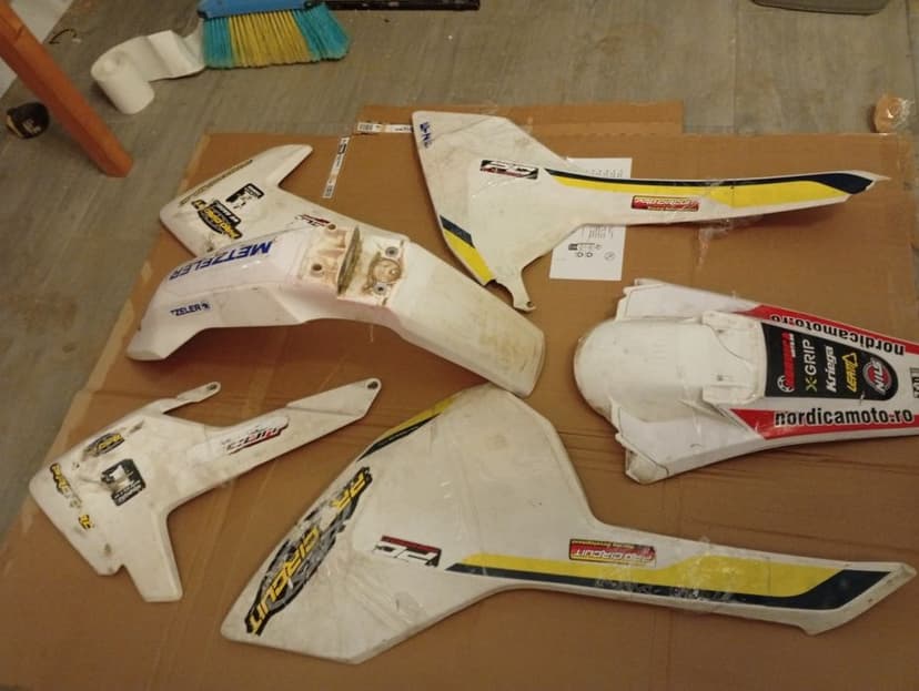 Carenaj cross Husqvarna nu știu ce model