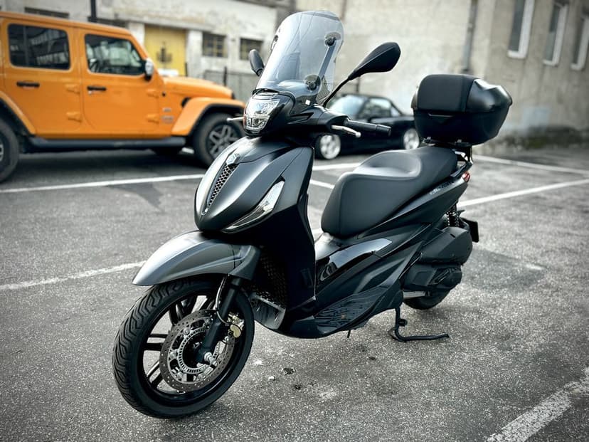 Piaggio Beverly 300 Deep Black + Accesorii