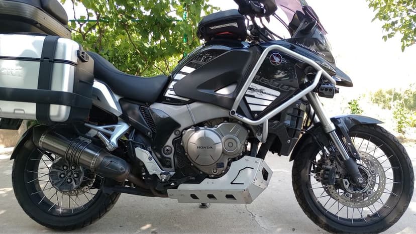 Motoideea vinde HONDA  CROSSTOURER VFR1200X 2012 ABS Rate Garantie