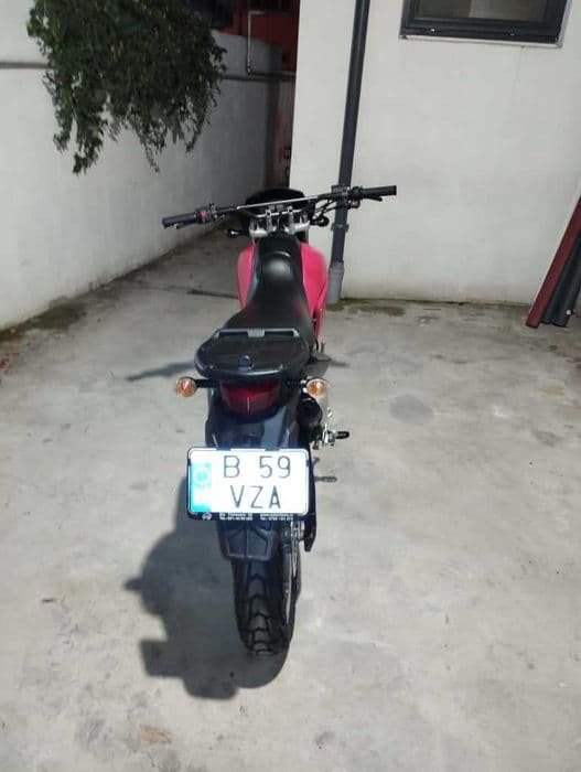 Yamaha XT125 supermoto