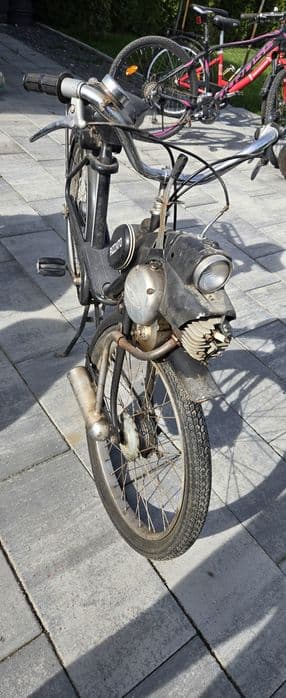 de vânzare scuter și bicicleta cu motor