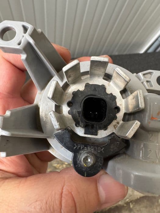 Grilă proiector și proiector Toyota hilux 2022 2024