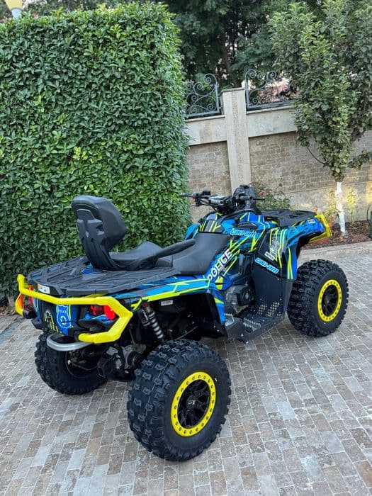 Vând can-am outlander 2023