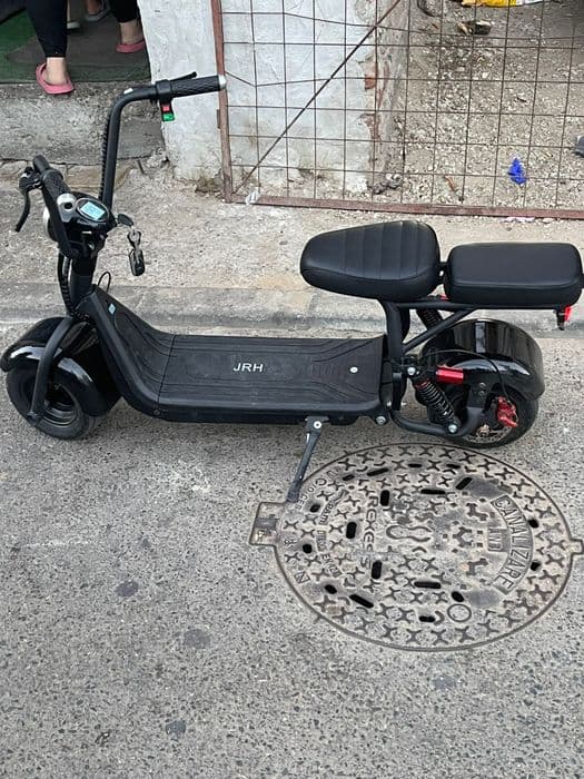 Vand Scuter electric in stare bune