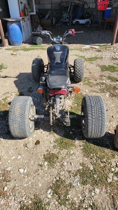 Atv kawasaki 250cc 2 cilindri vând schimb