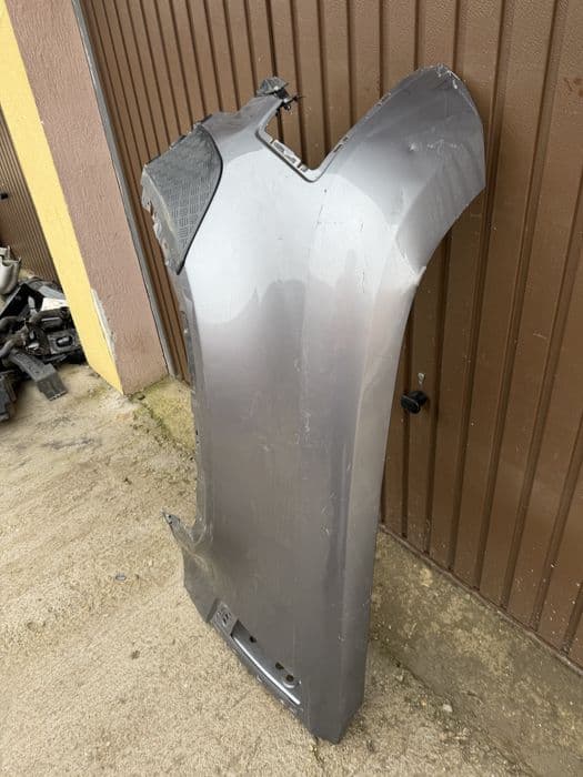 Aripa stanga fata land rover defender