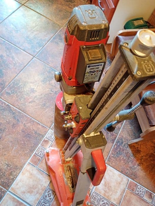 Vând carota Husqvarna dms 240