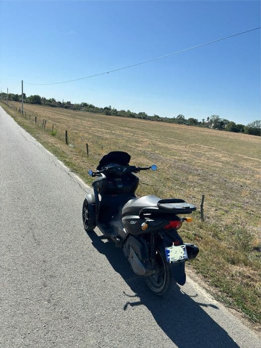 Motocicleta 3 roti Quadro QV3