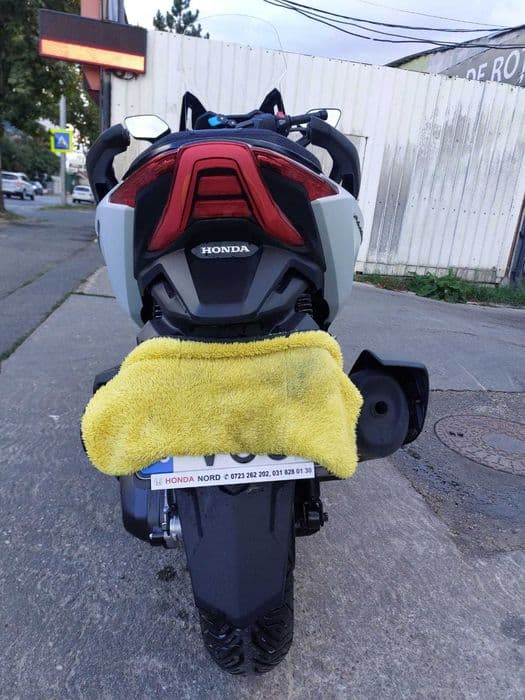 Honda Forza 350 2025 cu 2800 km
