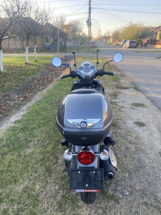 Aprilia Scarabeo 200 GT motorizare vespa