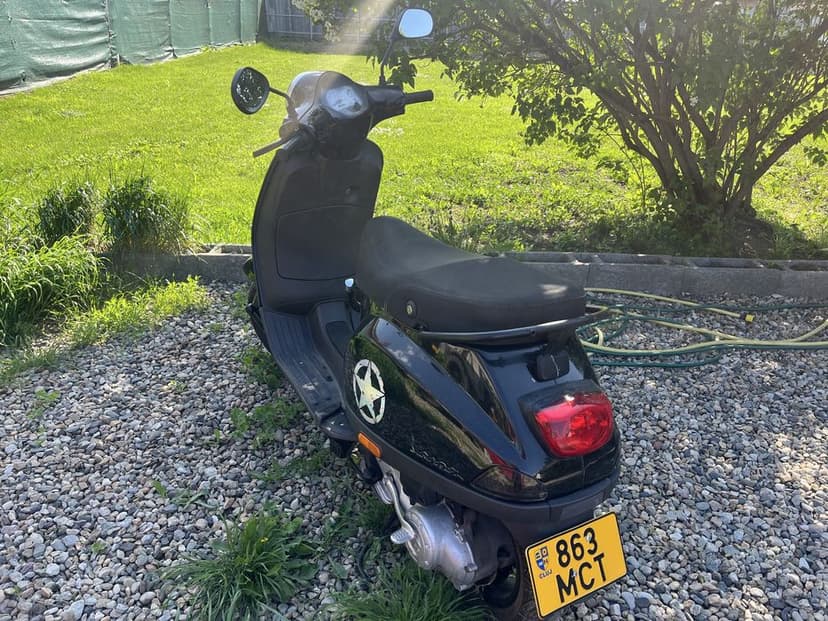 Vand sa schimb Scuter Vespa