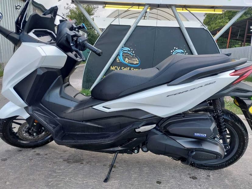 Honda Forza 350 2025 cu 2800 km