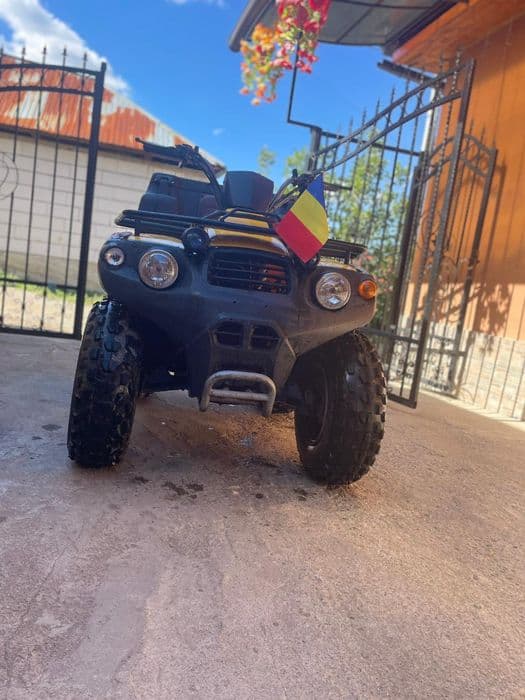 Vnd atv de 200 instare buna funționasa bine inporinr și de la buton de