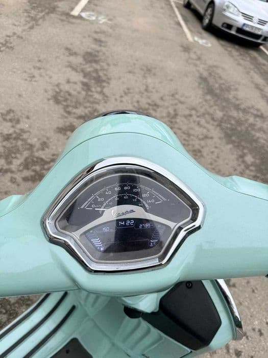 Se vinde Vespa GTS 125