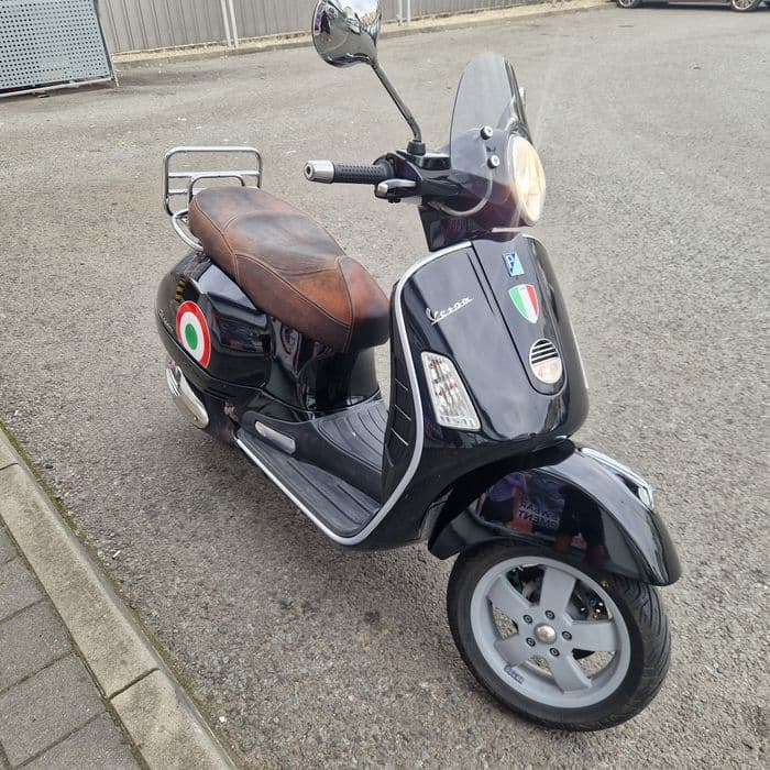 Piaggio Vespa GTS 250i