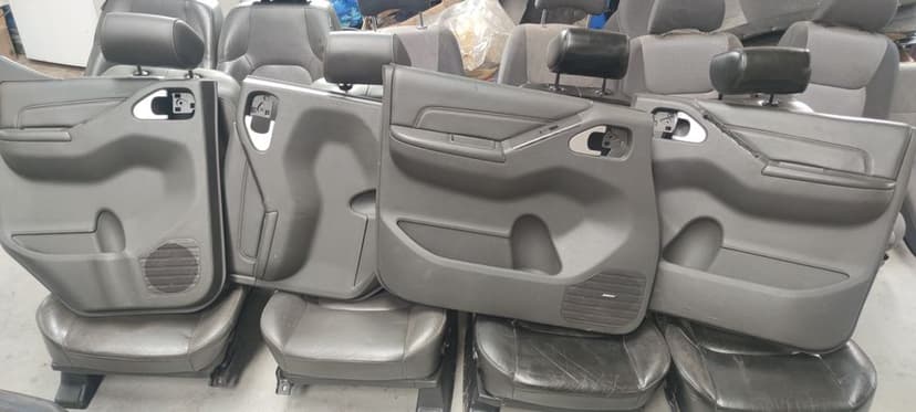 Scaun bancheta fete usi interior nissan navara pathfinder