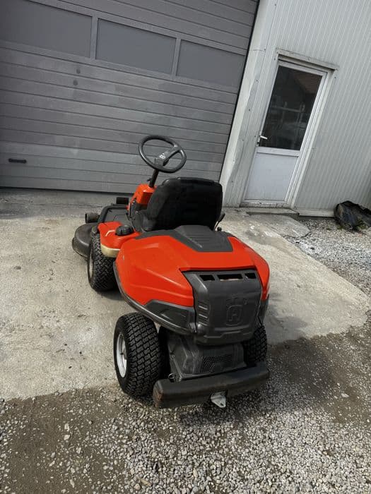 Husqvarna R 214TC