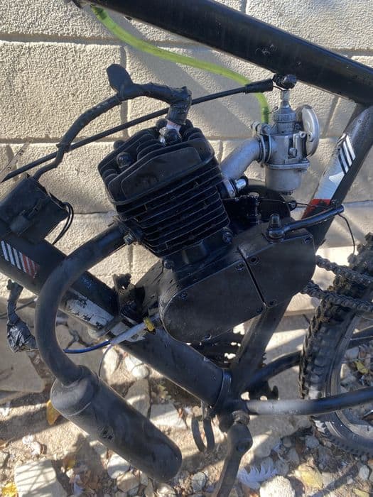 Vând bicicleta motor 80cc motor nou +carburator tuning